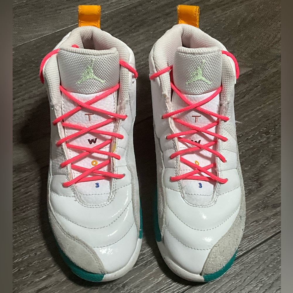 Nike Air Jordan 12 Retro Vapor Green White 151186-130 GS Size 2Y Youth(Year 2023